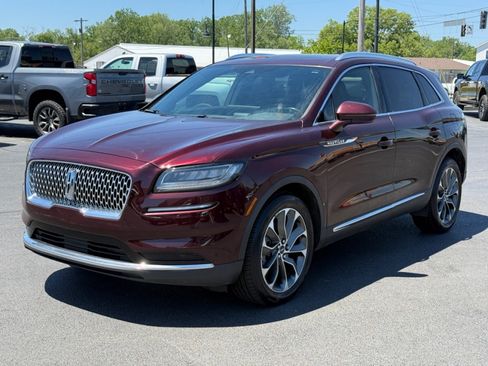 Used 2023 Lincoln Nautilus Reserve AWD/4WD image 4