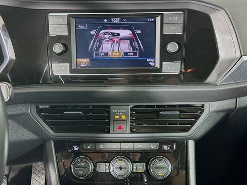 Used 2024 Volkswagen Jetta SE image 23