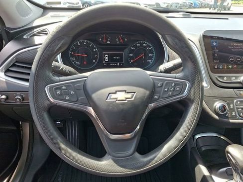 Used 2021 Chevrolet Malibu LT FWD image 16