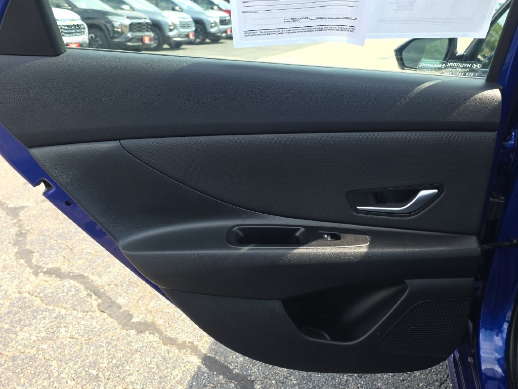 Used 2024 Hyundai Elantra Limited FWD image 27