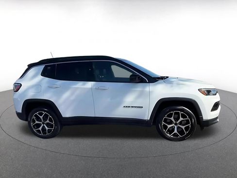 Used 2025 Jeep Compass Limited AWD/4WD image 15
