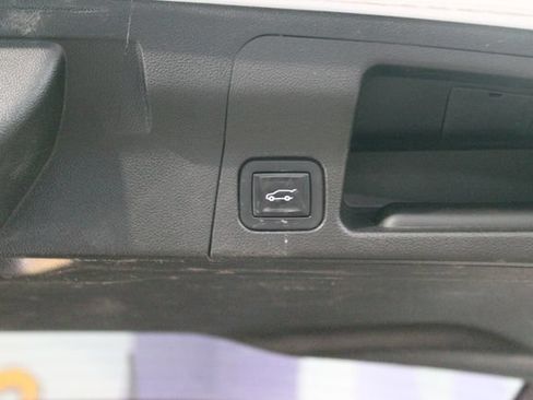 Used 2018 GMC Acadia SLE AWD/4WD image 14