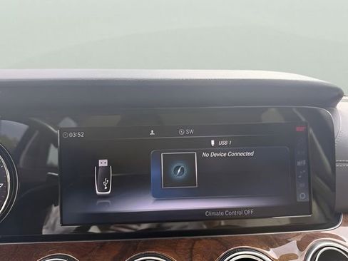 Used 2017 Mercedes-Benz E 300 4MATIC image 19