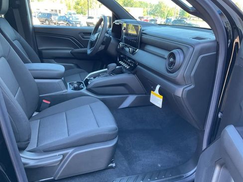 New 2026 Chevrolet Colorado W/T image 19