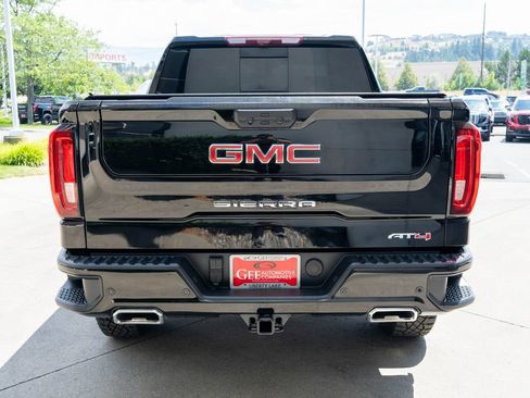 Used 2025 GMC Sierra 1500 AT4 w/ Technology Package AWD/4WD image 6