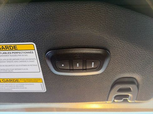 Used 2023 Jeep Wrangler Unlimited Sport image 18