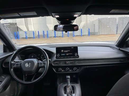 Used 2025 Honda HR-V Sport image 5