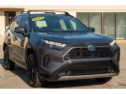 Used 2022 Toyota RAV4 SE w/ SE Grade Weather Package AWD/4WD image 34