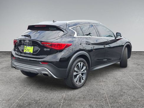 Used 2018 INFINITI QX30 Premium w/ Navigation Package AWD/4WD image 5