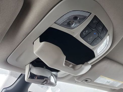 Certified 2024 Chrysler Pacifica Touring-L image 20