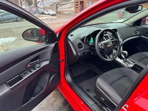 Used 2015 Chevrolet Cruze LT image 8