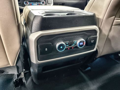 Used 2024 Ford Expedition Limited image 29