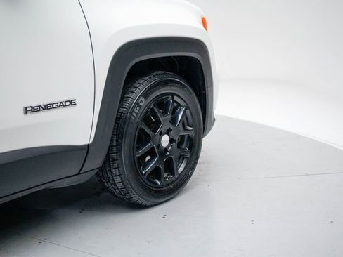 Used 2021 Jeep Renegade Latitude image 11