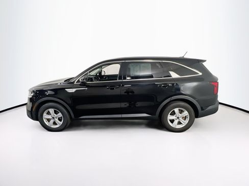 Used 2023 Kia Sorento LX FWD image 8