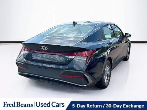 Certified 2026 Hyundai Elantra SE FWD image 10