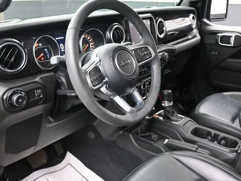 Used 2023 Jeep Wrangler Unlimited Sahara AWD/4WD image 14