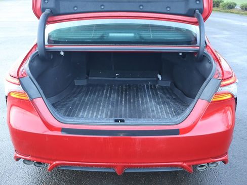 Used 2022 Toyota Camry XSE image 5