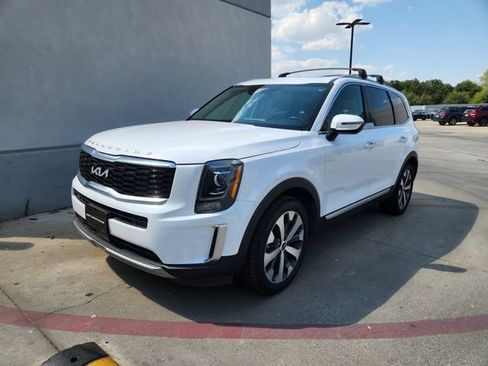 Certified 2022 Kia Telluride S FWD image 2