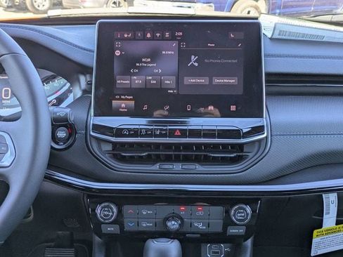 New 2026 Jeep Compass Latitude image 18