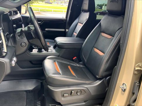 Used 2023 GMC Sierra 1500 AT4 w/ AT4 Premium Package AWD/4WD image 8