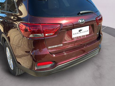 Used 2019 Kia Sorento LX w/ 3rd Row, Keyless Entry, image 36