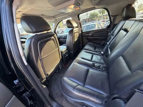 Used 2011 Cadillac Escalade 4WD Hybrid image 14