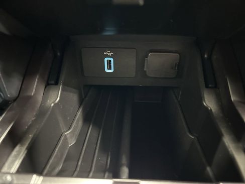 Certified 2017 Ford Explorer XLT w/ Equipment Group 202A image 20