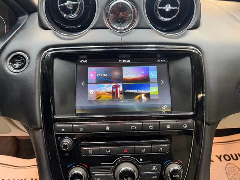 Used 2016 Jaguar XJ L Portfolio image 28