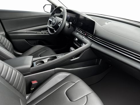 New 2025 Hyundai Elantra Limited FWD image 15