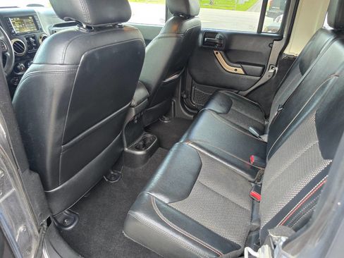 Used 2017 Jeep Wrangler Unlimited Sahara image 20