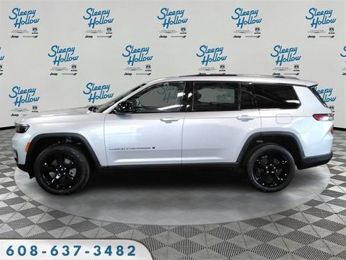 Used 2023 Jeep Grand Cherokee L Limited w/ Luxury Tech Group II image 8