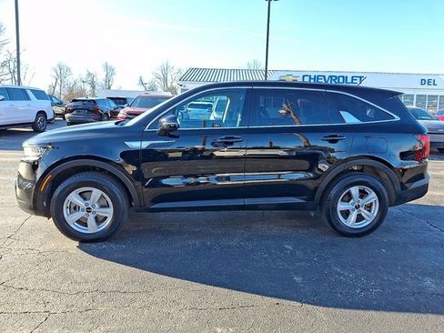 Used 2023 Kia Sorento LX image 8