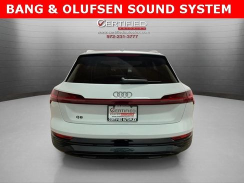 Used 2024 Audi Q8 e-tron Premium Plus w/ Premium Plus Package image 5
