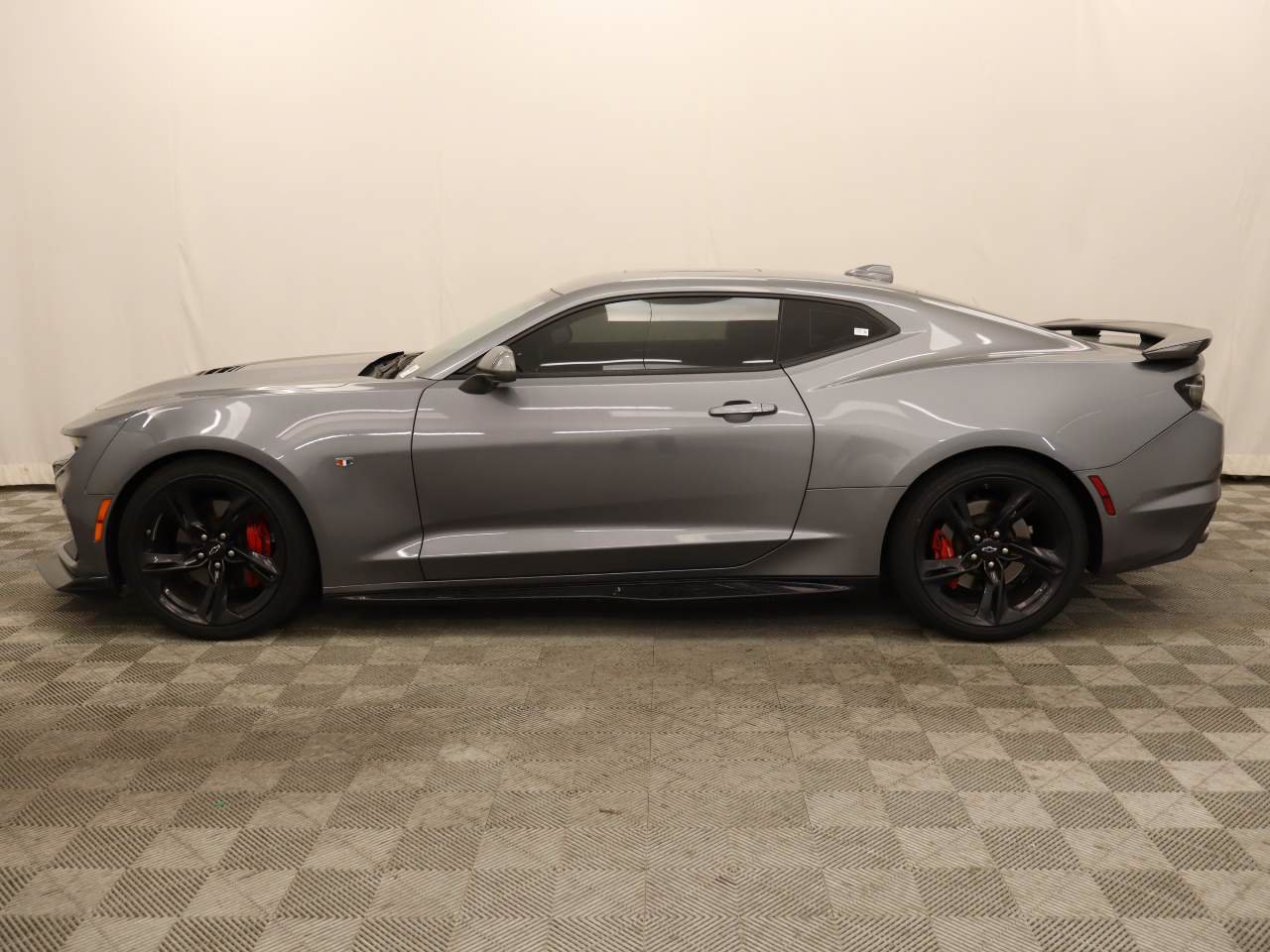 Used 2022 Chevrolet Camaro SS RWD image 2