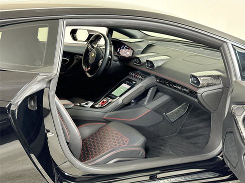 Used 2021 Lamborghini Huracan EVO image 27
