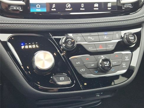 New 2026 Chrysler Pacifica Select image 29