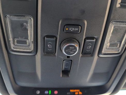 Certified 2025 GMC Yukon Denali image 29