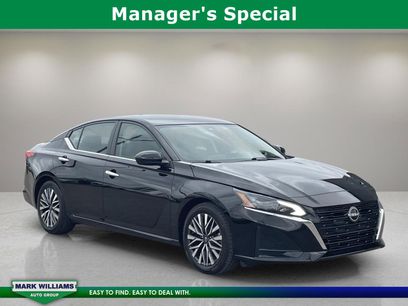 Used 2023 Nissan Altima 2.5 SV