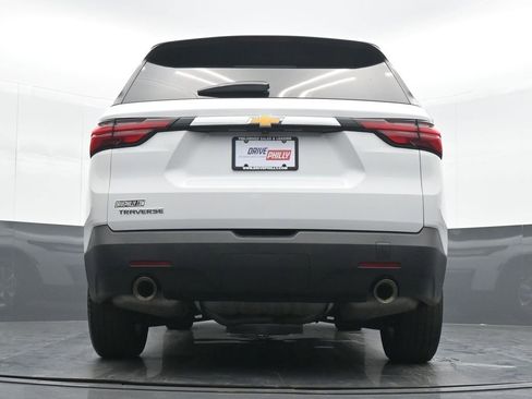 Used 2023 Chevrolet Traverse LS image 20