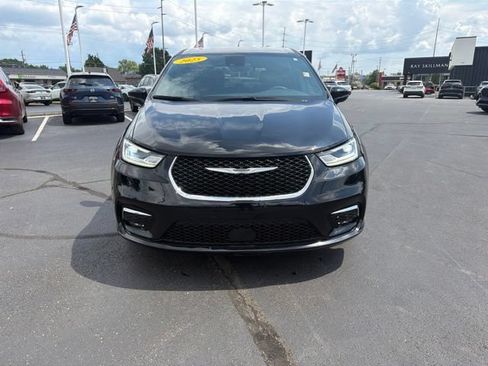 Used 2025 Chrysler Pacifica Select FWD image 24