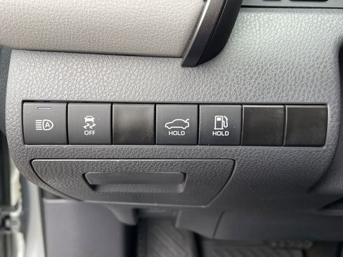 Used 2022 Toyota Camry LE image 17