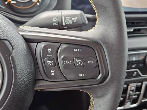 Used 2024 Jeep Gladiator Sport AWD/4WD image 25