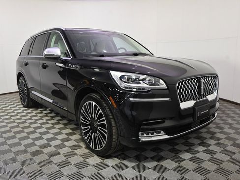 Used 2022 Lincoln Aviator Black Label w/ Class IV Trailer Tow Package image 9
