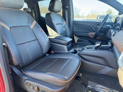 Used 2023 GMC Canyon AT4 w/ AT4 Premium Package image 11