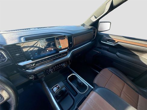 Used 2023 Chevrolet Silverado 1500 High Country w/ Z71 Off-Road Package image 8