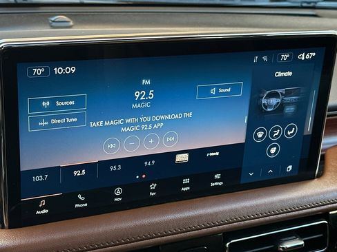 Used 2023 Lincoln Nautilus Reserve w/ Equipment Group 202A image 17