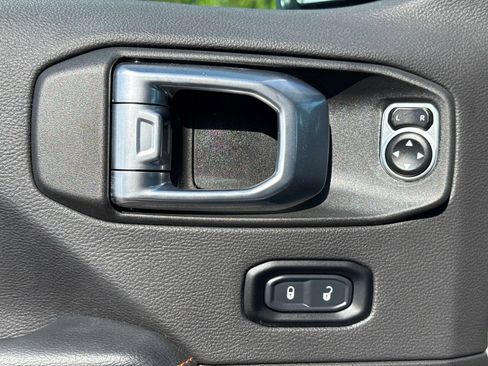 Used 2023 Jeep Gladiator Mojave w/ LED Lighting Group AWD/4WD image 21