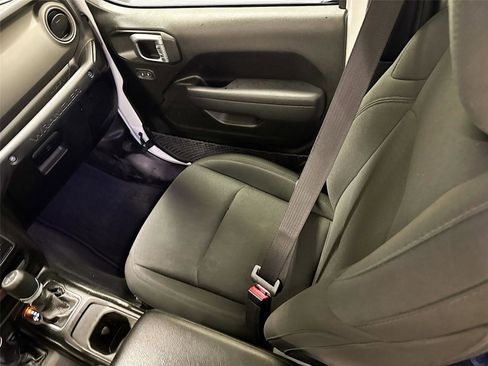 Used 2022 Jeep Wrangler Unlimited Sport image 21