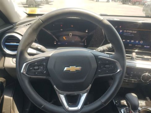 Used 2024 Chevrolet Trax LT w/ Driver Confidence Package FWD image 19