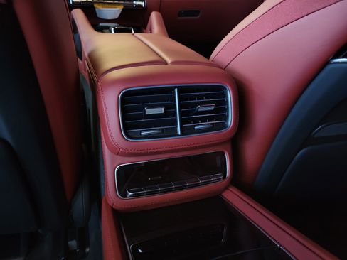 New 2026 Mercedes-Benz Maybach GLS 600 4MATIC image 7